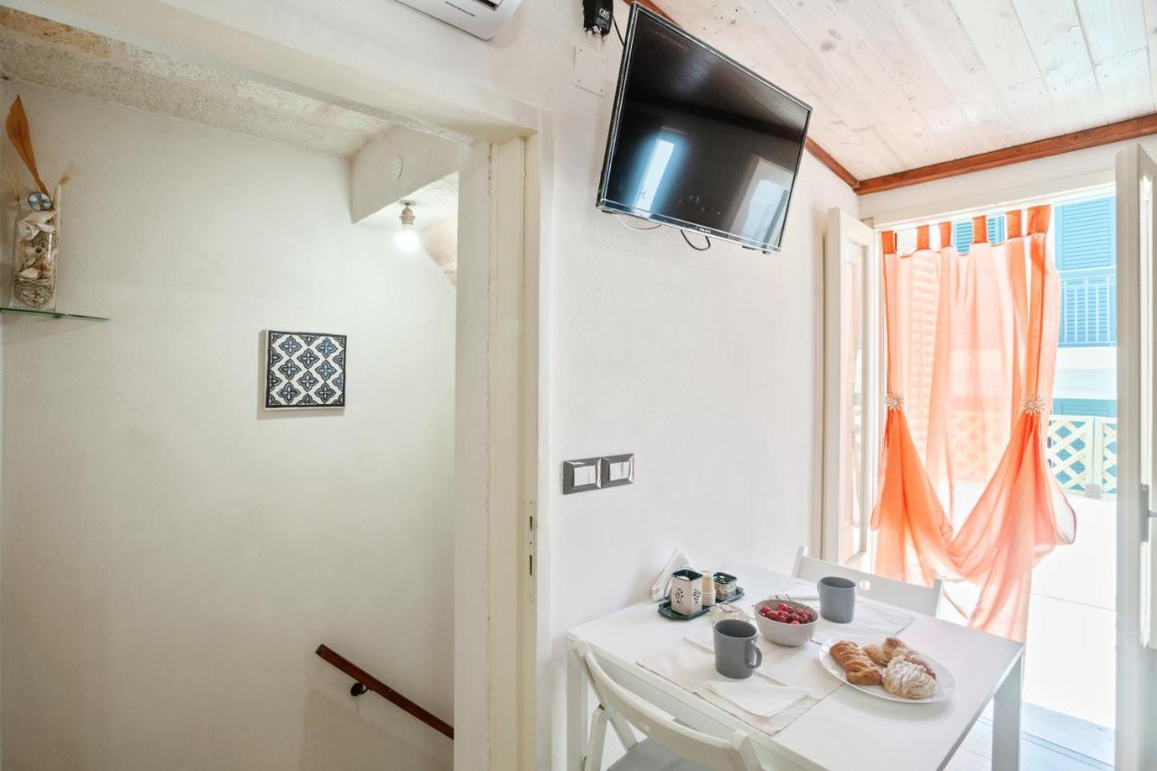 شقة Tiny House 19 Terrace Aparment بولينيانو آ ماري المظهر الخارجي الصورة